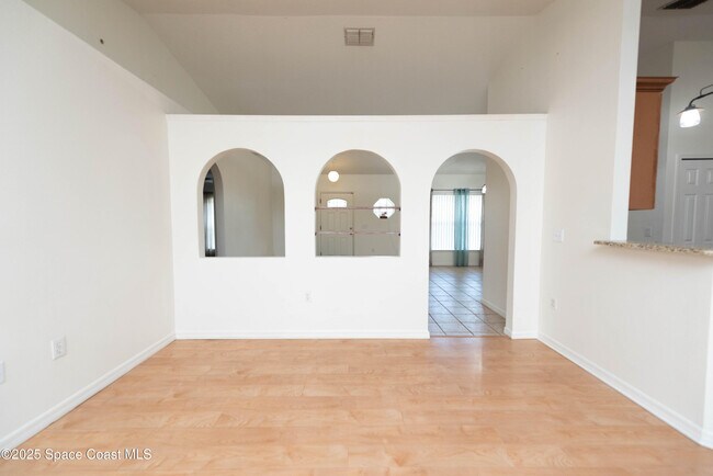 Building Photo - 6121 Corning Rd