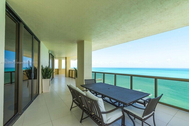 Building Photo - 16275 Collins Ave