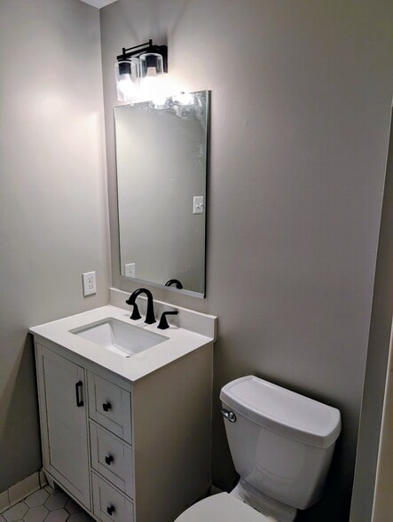 Building Photo - 10819 Smithers Ct