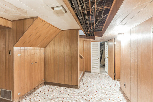 Building Photo - 4301 Douglas Rd