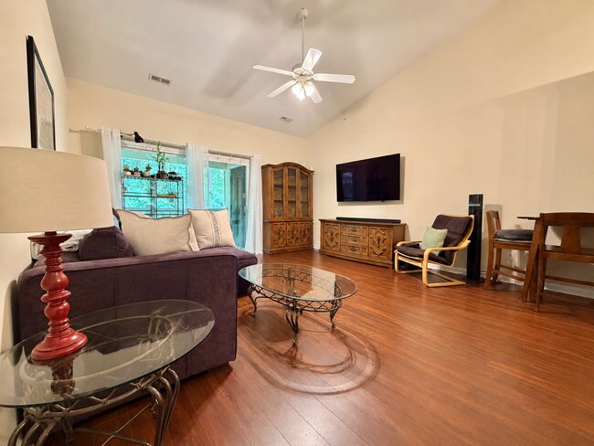 Building Photo - 3BR / 2BA Condo in Southwest Raleigh