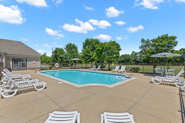 Building Photo - 1835 Bradfield Dr