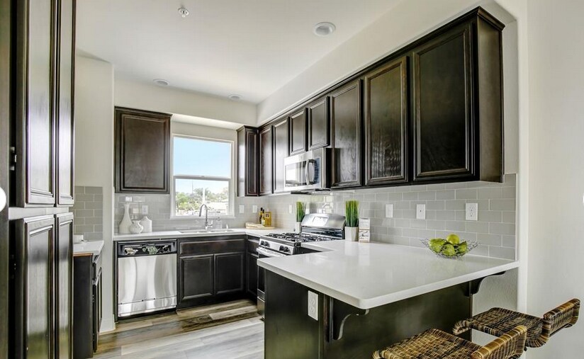 Building Photo - 707 Magnolia Ave