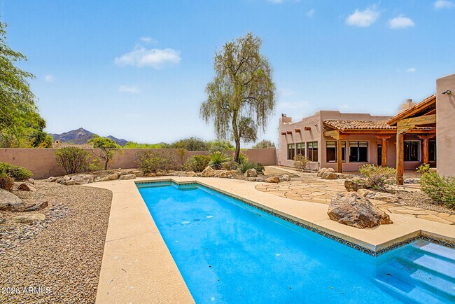 Building Photo - 9202 E Rimrock Dr