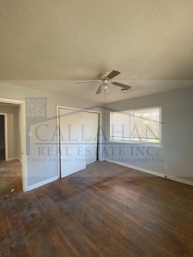 Building Photo - 2 Bedroom Duplex in NLR