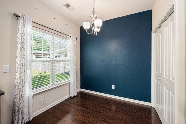 Building Photo - 349 Drayton Pl Dr