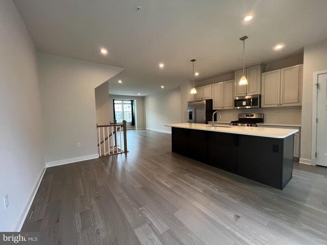 Building Photo - 24 Hunters Dr
