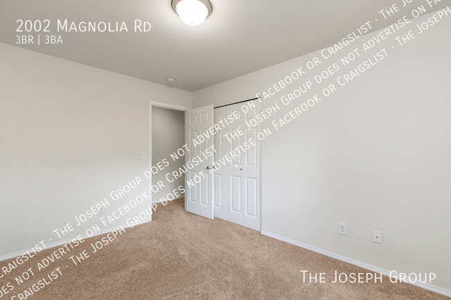 Building Photo - 2002 Magnolia Rd