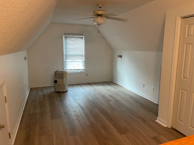 Building Photo - 989 Portabella Ln