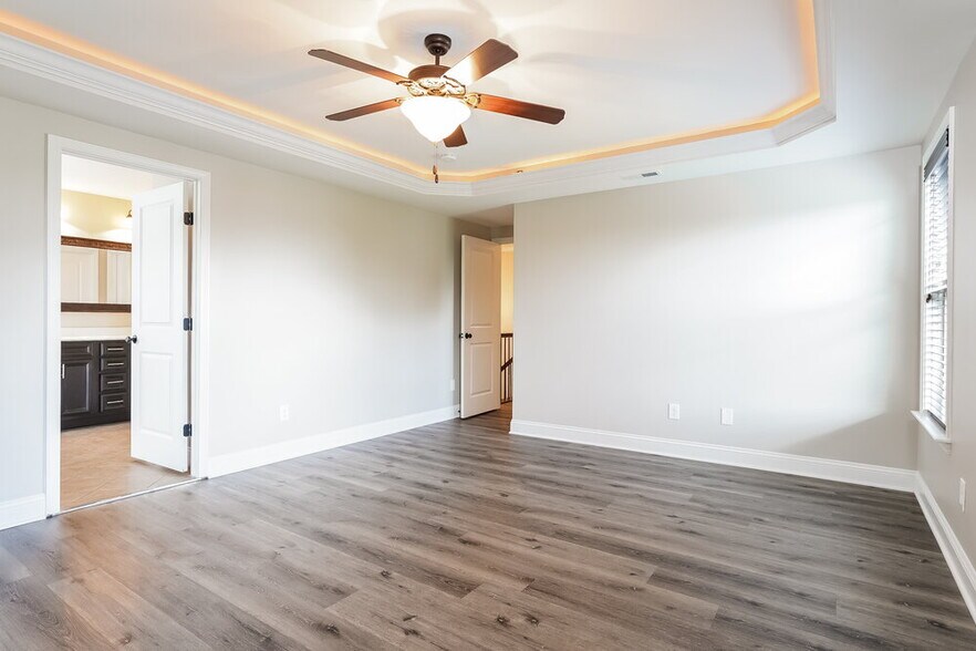 Building Photo - 104 Claymore Dr