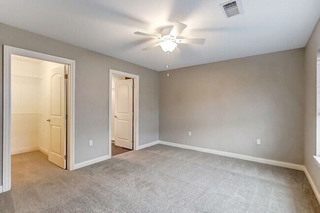 Building Photo - Victory Place Villas - 2 Bedroom, 2 Bathroom - End Unit