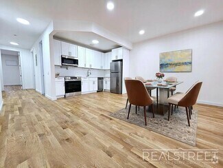 Building Photo - Massive 3,000+ Sq Ft 4BD/2BA Duplex with H...