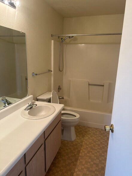 Building Photo - 2044 Mesquite Ln