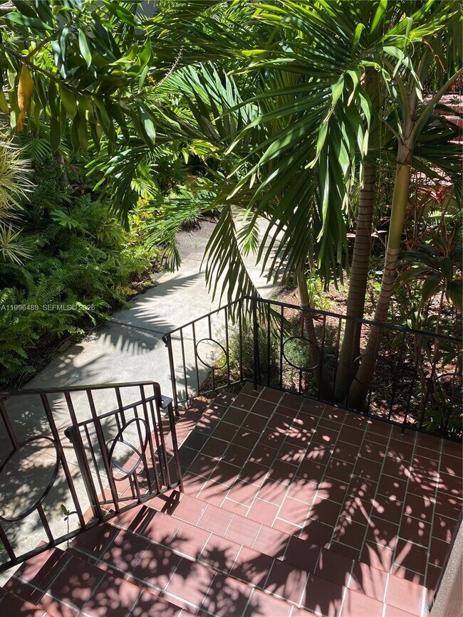 Building Photo - 40 Almeria Ave