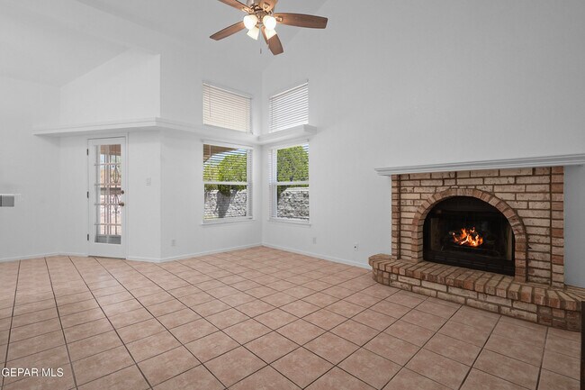 Building Photo - 1029 Chiricahua Dr