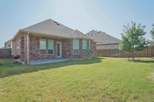 Building Photo - 1910 Graham Wy