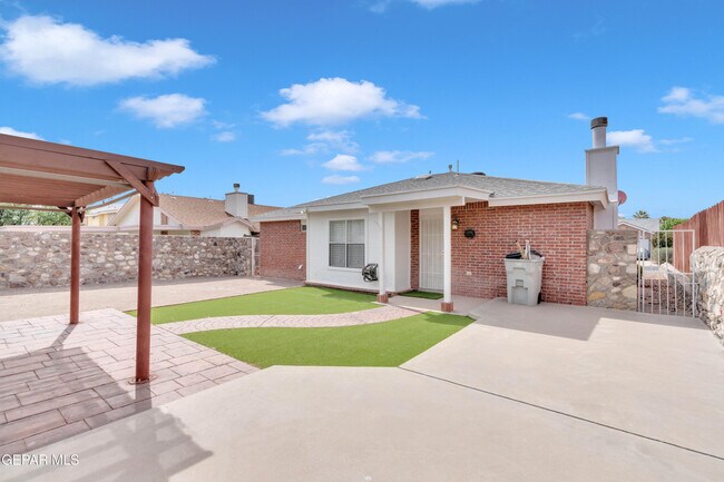 Building Photo - 7516 Plaza Taurina Dr