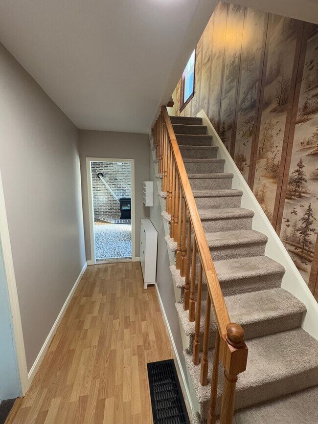 Building Photo - Spacious 4-Bedroom Single Family Rental in Amesbury - Available Now!