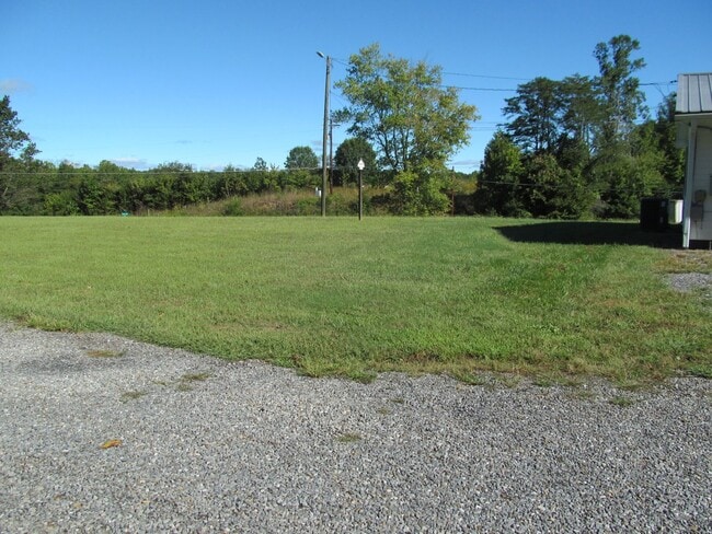 Building Photo - Pinnacle area