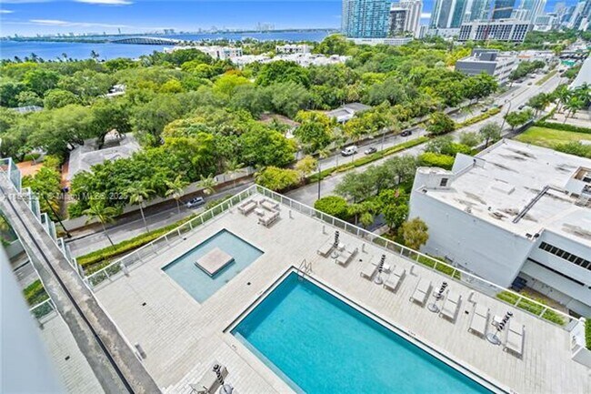 Building Photo - 4250 Biscayne Blvd