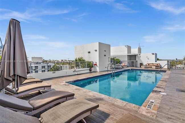 Building Photo - 9901 E Bay Harbor Dr