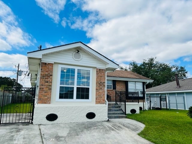 Building Photo - 208 Dale Ave