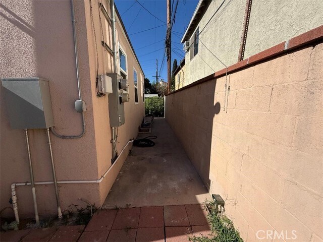 Building Photo - 6222 Hood Ave