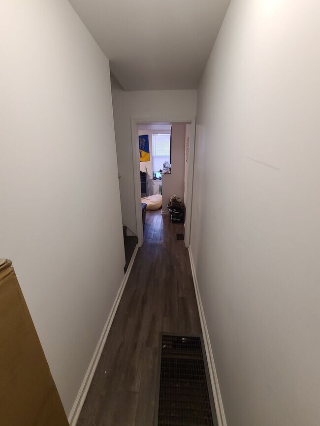 Building Photo - SPACIOUS 4 BEDROOM IN THE HEART OF OAKLAND - AVAILABLE FOR AUGUST