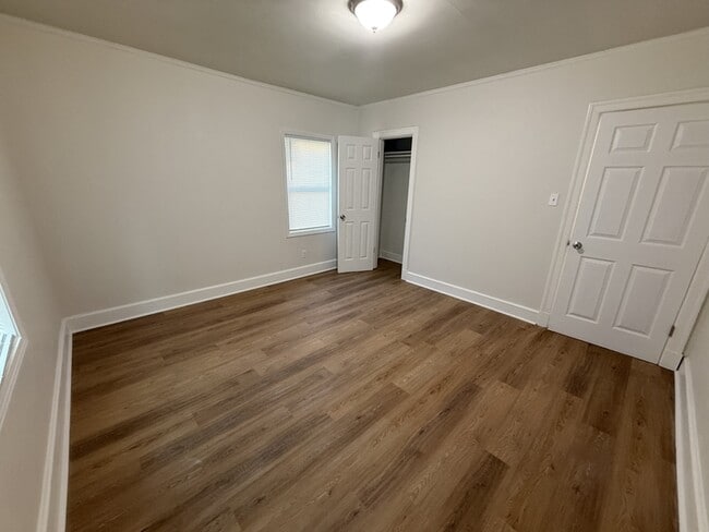 Building Photo - 3739 Rhea Ave