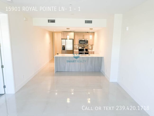 Building Photo - 15901 ROYAL POINTE Ln