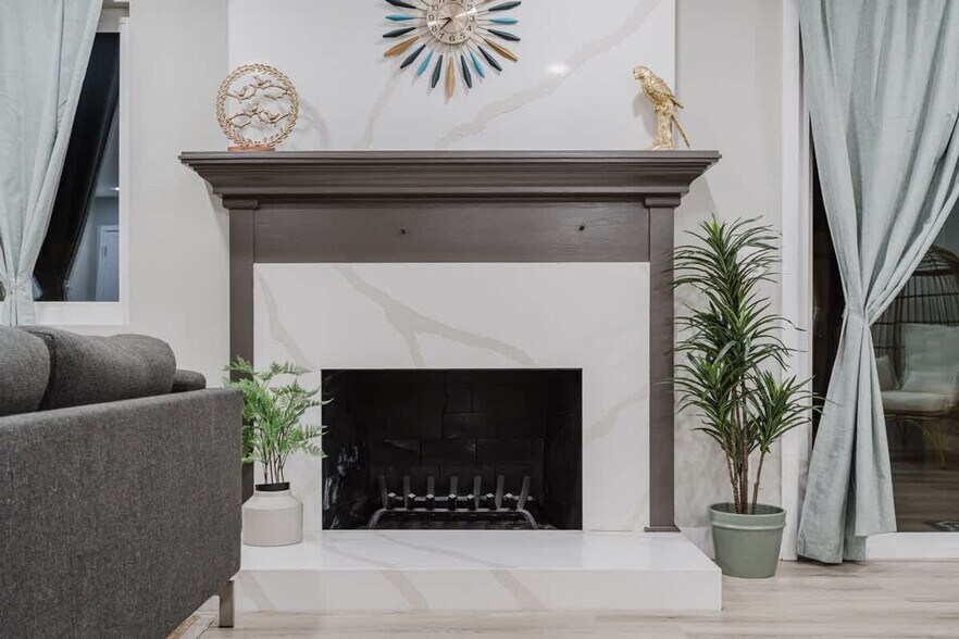 Building Photo - 9827 San Diego St