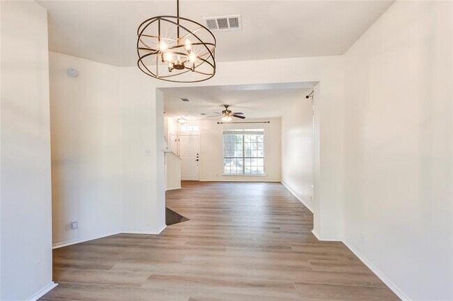 Building Photo - 8116 Forest Heights Ln
