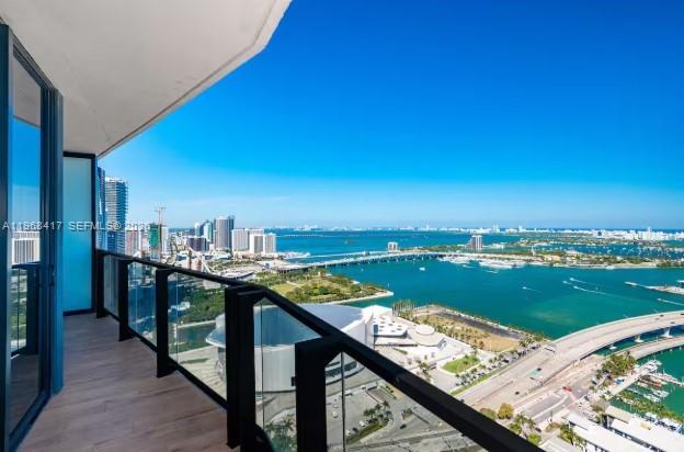 Building Photo - 398 NE 5th St