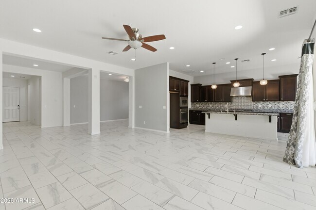 Building Photo - 1083 E Holland Park Dr