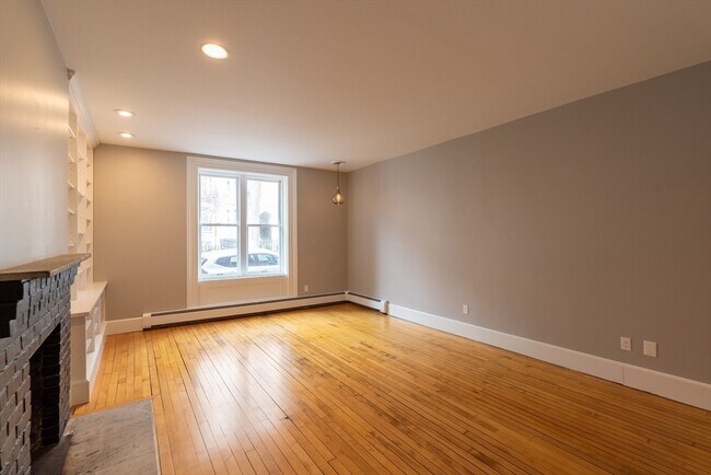 Building Photo - 40 Mt Vernon St