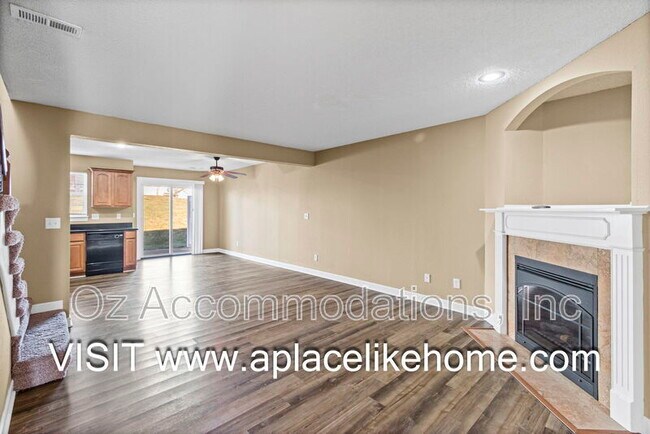 Building Photo - 803 SW Imperial Ln