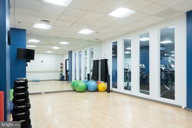 Building Photo - 1425 Locust St