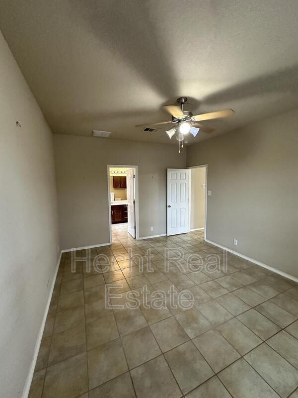 Building Photo - 2616 Gallant Fox Dr
