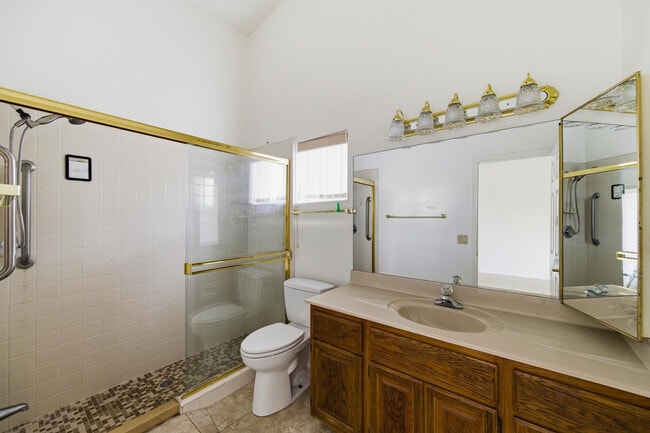 Building Photo - 17422 Flat Rock Dr
