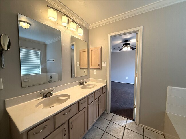 Building Photo - 9106 Reagan Meadow Ct