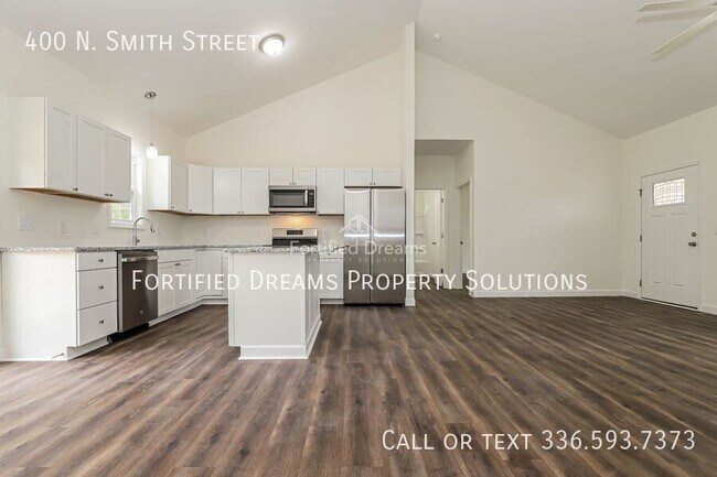 Building Photo - 400 N Smith St