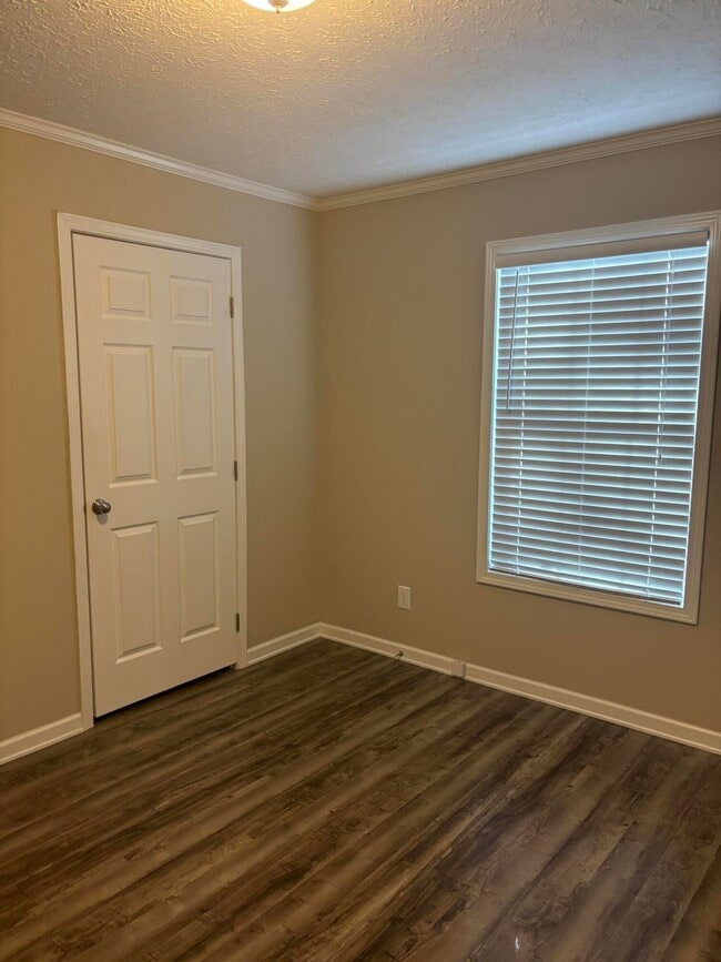 Building Photo - 205 Joy Rd