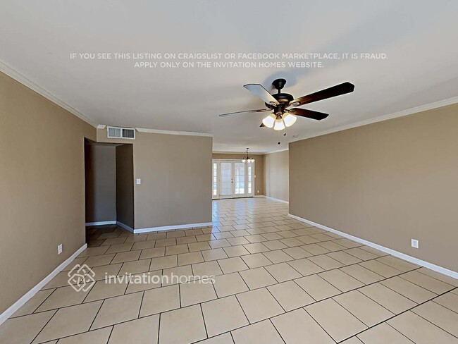 Building Photo - 3433 W Paradise Dr