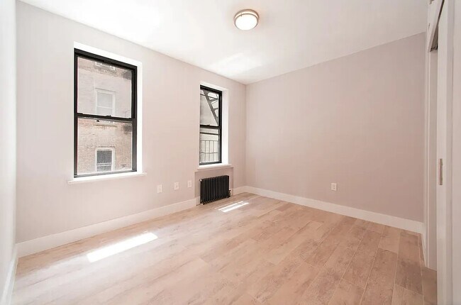 Building Photo - 502 W 152nd ST