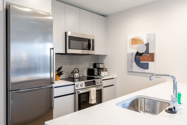 Building Photo - 131 Seaport Blvd