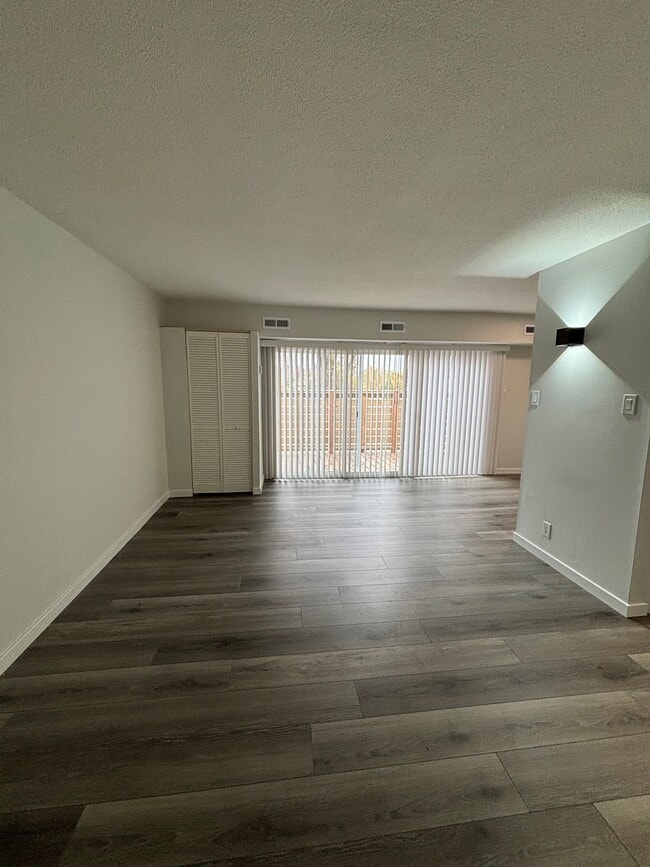 Building Photo - 2713 Center St