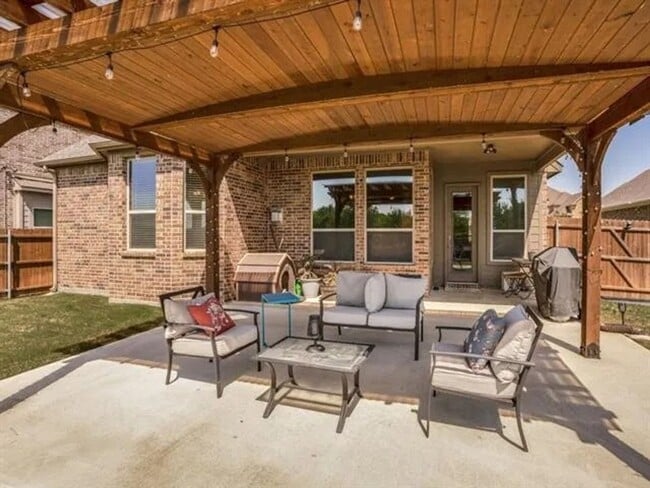 Building Photo - 321 Valentino Wy