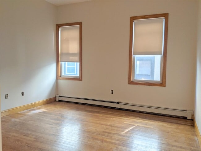 Building Photo - 12 Fenwick St