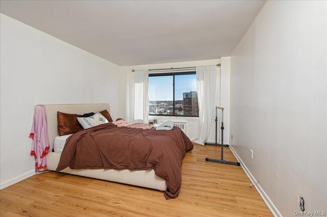 Building Photo - 25 Lake St