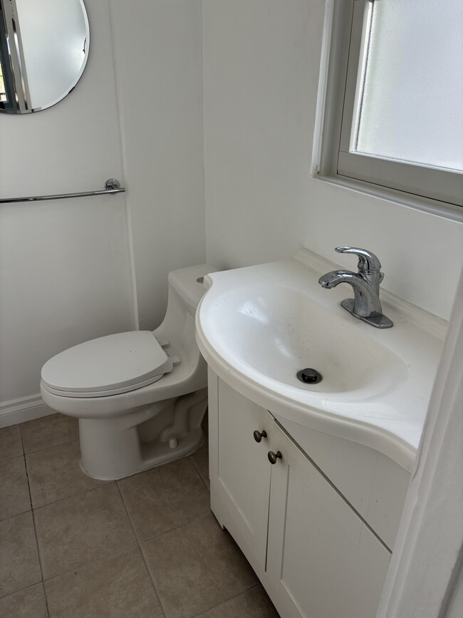 Bathroom - 713 Amoroso Pl